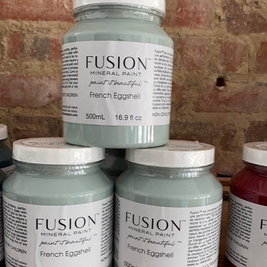 Fusion Mineral Pint French Eggshell